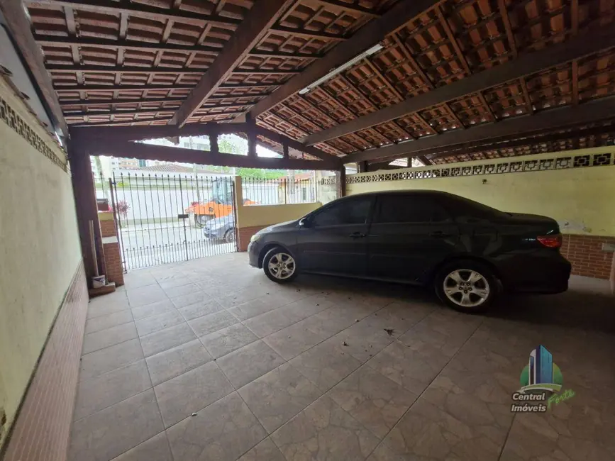 Casa com 2 quartos à venda, 175m2 em Canto do Forte, Praia Grande - SP - imagem 2 Foto 2 de Casa com 2 quartos à venda, 175m2 em Canto do Forte, Praia Grande - SP
