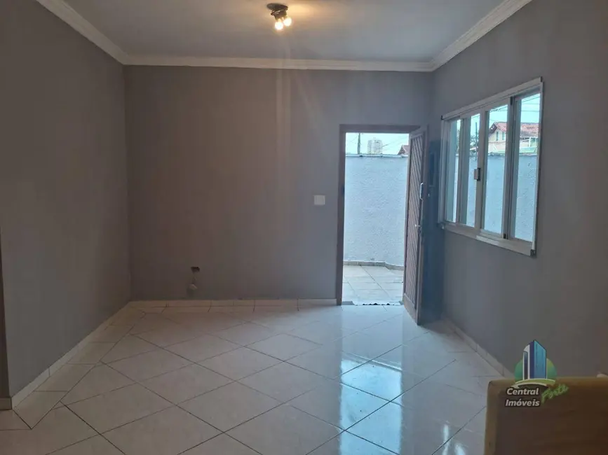 Sobrado com 3 quartos à venda, 250m2 em Boqueirão, Praia Grande - SP - imagem 6 Foto 6 de Sobrado com 3 quartos à venda, 250m2 em Boqueirão, Praia Grande - SP