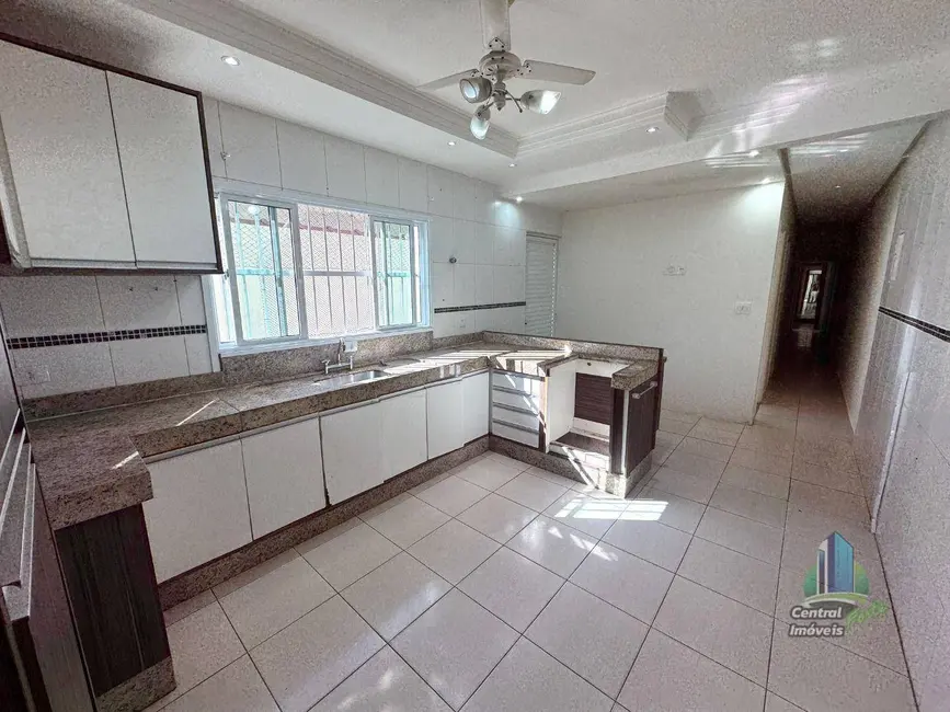 Casa com 3 quartos à venda, 200m2 em Praia Grande - SP - imagem 7 Foto 7 de Casa com 3 quartos à venda, 200m2 em Praia Grande - SP