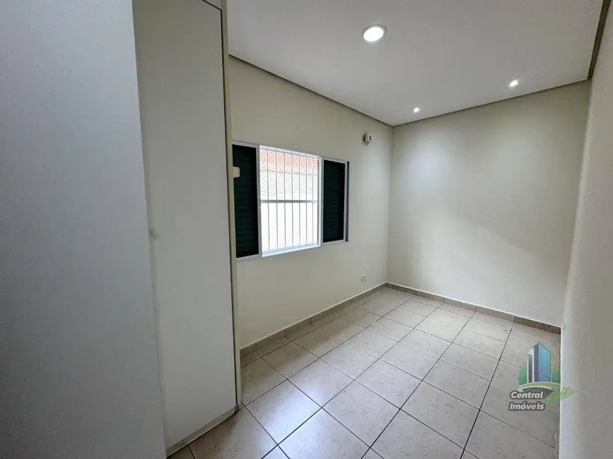 Casa com 3 quartos à venda, 200m2 em Praia Grande - SP - imagem 9 Foto 9 de Casa com 3 quartos à venda, 200m2 em Praia Grande - SP