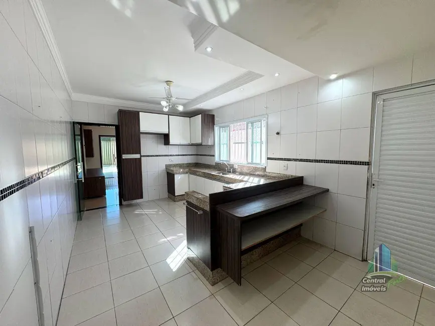 Casa com 3 quartos à venda, 200m2 em Praia Grande - SP - imagem 8 Foto 8 de Casa com 3 quartos à venda, 200m2 em Praia Grande - SP