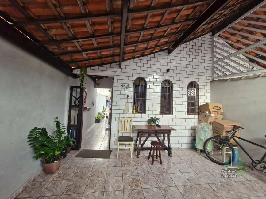 Foto 1 de Casa com 2 quartos à venda, 125m2 em Praia Grande - SP