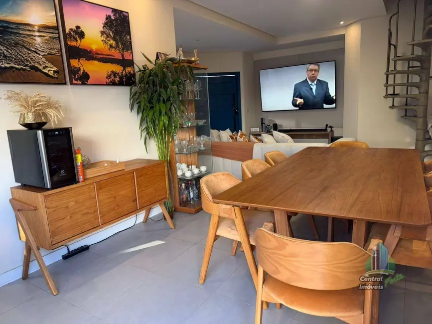 Foto 2 de Casa com 4 quartos à venda, 336m2 em Canto do Forte, Praia Grande - SP