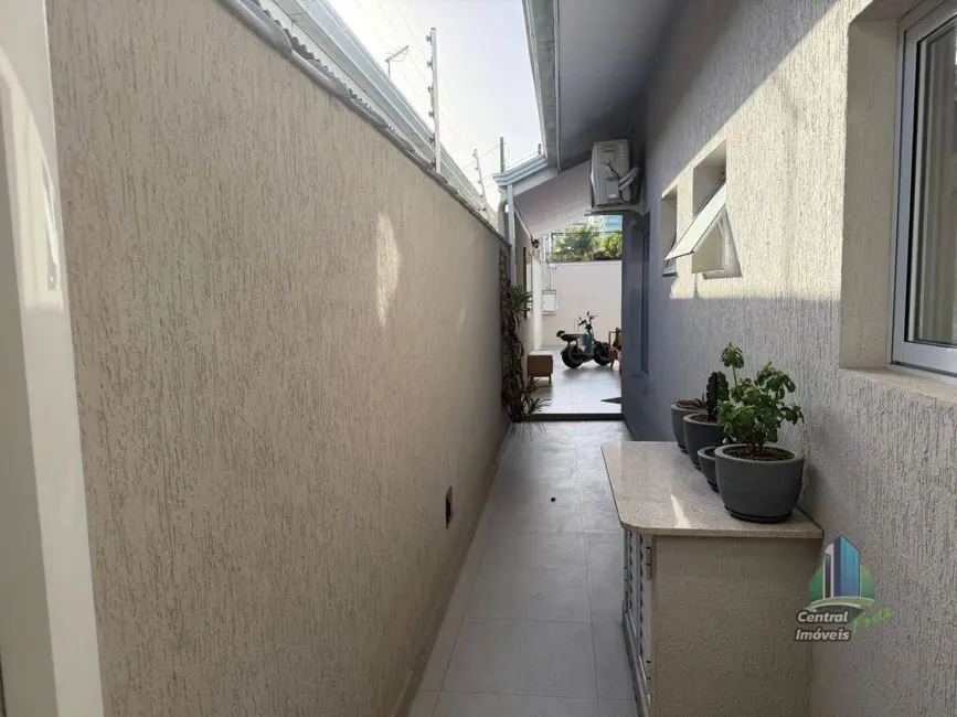 Foto 6 de Casa com 4 quartos à venda, 336m2 em Canto do Forte, Praia Grande - SP