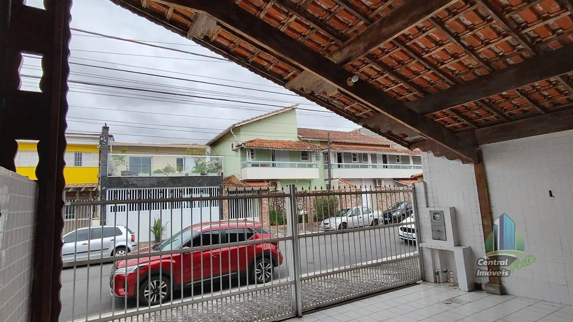 Casa com 2 quartos à venda, 134m2 em Canto do Forte, Praia Grande - SP - imagem 8 Foto 8 de Casa com 2 quartos à venda, 134m2 em Canto do Forte, Praia Grande - SP