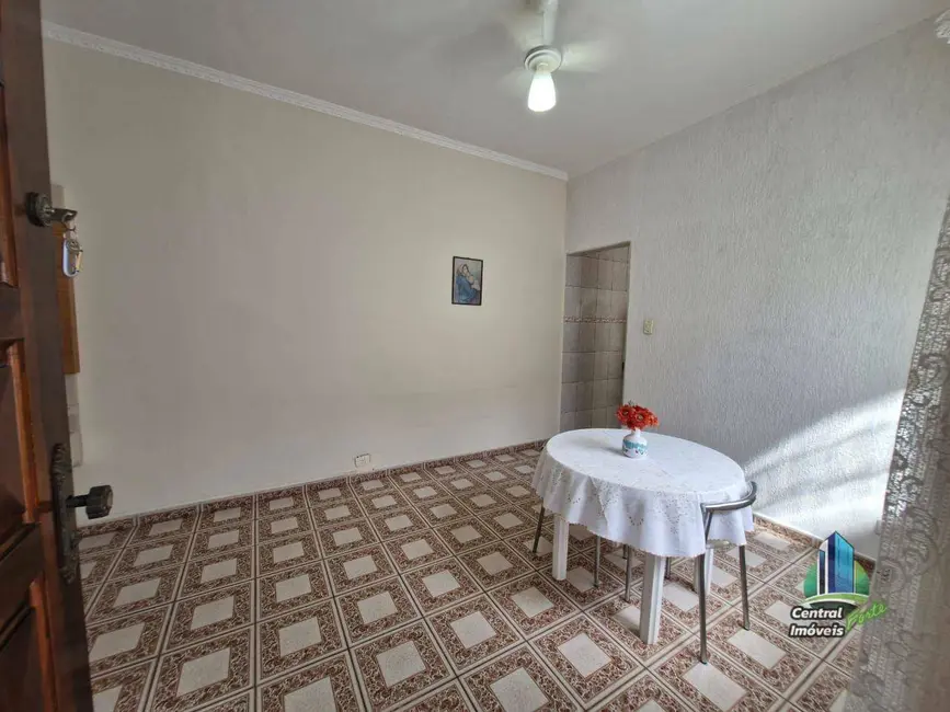Foto 6 de Casa com 2 quartos para alugar, 150m2 em Canto do Forte, Praia Grande - SP