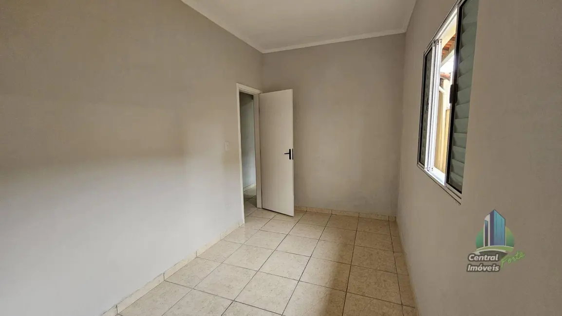 Foto 9 de Casa com 2 quartos à venda, 150m2 em Praia Grande - SP
