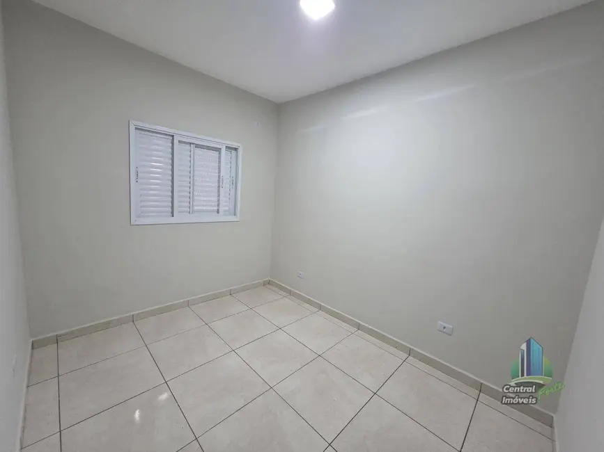 Foto 4 de Casa de Condomínio com 2 quartos à venda, 60m2 em Praia Grande - SP
