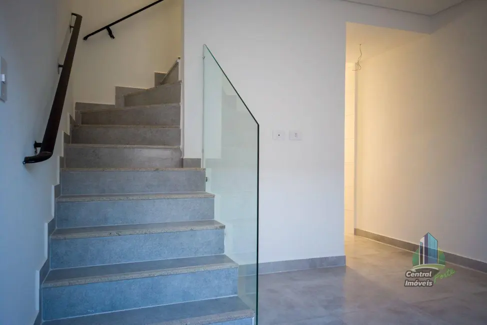 Foto 2 de Sobrado com 2 quartos à venda e para alugar, 300m2 em Praia Grande - SP