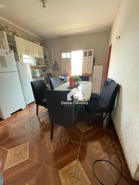 Casa com 3 quartos à venda, 200m2 em Urumari, Santarem - PA - imagem 4 Foto 4 de Casa com 3 quartos à venda, 200m2 em Urumari, Santarem - PA