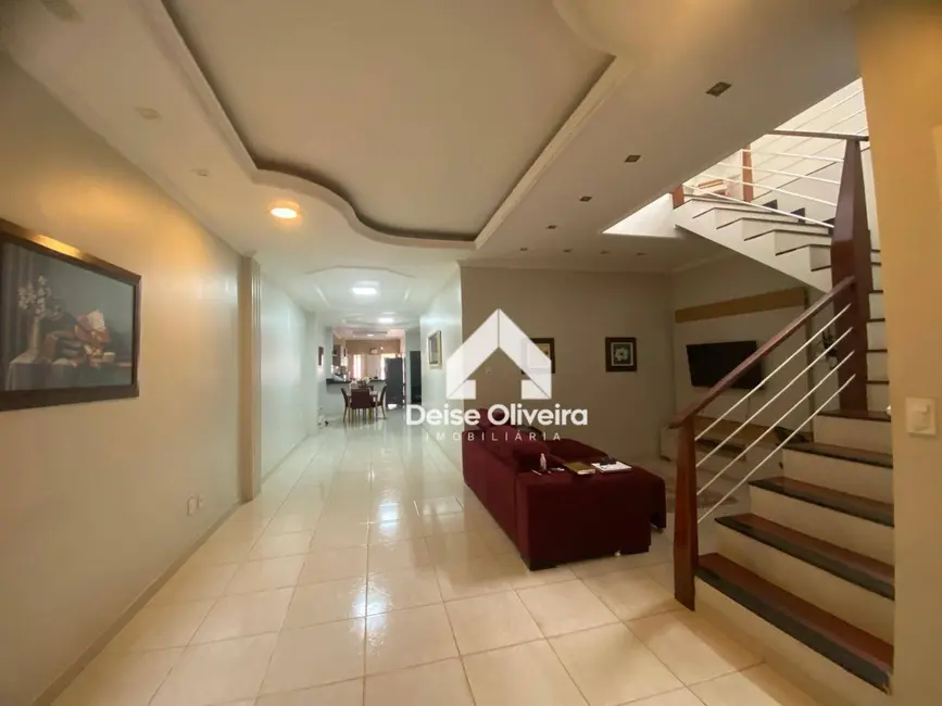 Casa com 5 quartos à venda, 337m2 em Aparecida, Santarem - PA - imagem 3 Foto 3 de Casa com 5 quartos à venda, 337m2 em Aparecida, Santarem - PA