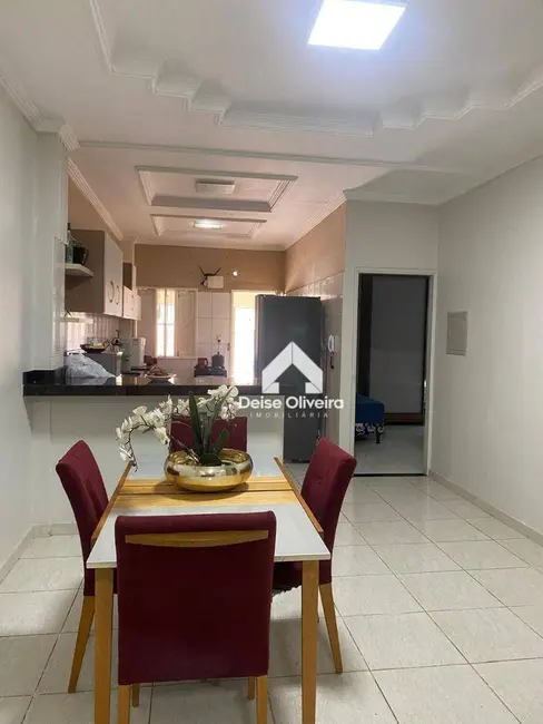Casa com 5 quartos à venda, 337m2 em Aparecida, Santarem - PA - imagem 4 Foto 4 de Casa com 5 quartos à venda, 337m2 em Aparecida, Santarem - PA