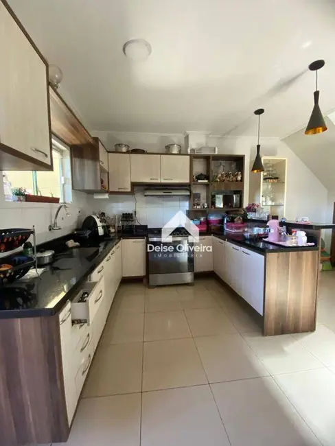 Casa com 3 quartos à venda, 200m2 em Aeroporto Velho, Santarem - PA - imagem 4 Foto 4 de Casa com 3 quartos à venda, 200m2 em Aeroporto Velho, Santarem - PA