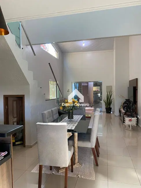 Casa com 3 quartos à venda, 200m2 em Aeroporto Velho, Santarem - PA - imagem 1 Foto 1 de Casa com 3 quartos à venda, 200m2 em Aeroporto Velho, Santarem - PA