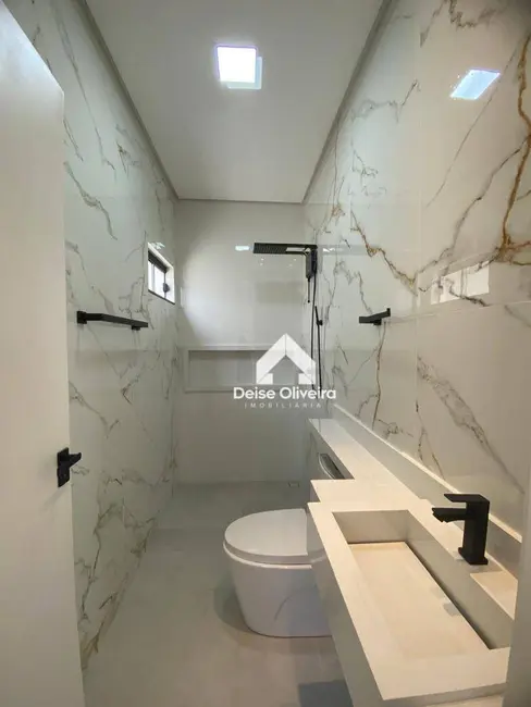 Casa com 3 quartos à venda, 300m2 em Maracanã I, Santarem - PA - imagem 7 Foto 7 de Casa com 3 quartos à venda, 300m2 em Maracanã I, Santarem - PA