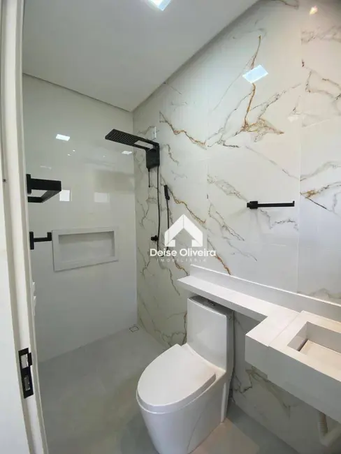 Casa com 3 quartos à venda, 300m2 em Maracanã I, Santarem - PA - imagem 9 Foto 9 de Casa com 3 quartos à venda, 300m2 em Maracanã I, Santarem - PA