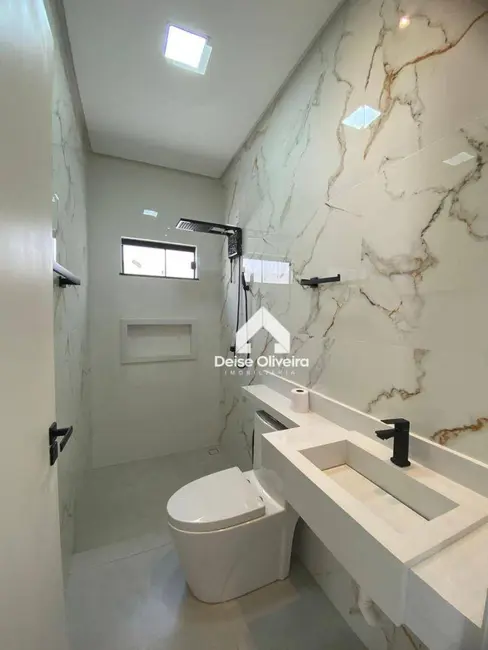 Casa com 3 quartos à venda, 300m2 em Maracanã I, Santarem - PA - imagem 5 Foto 5 de Casa com 3 quartos à venda, 300m2 em Maracanã I, Santarem - PA