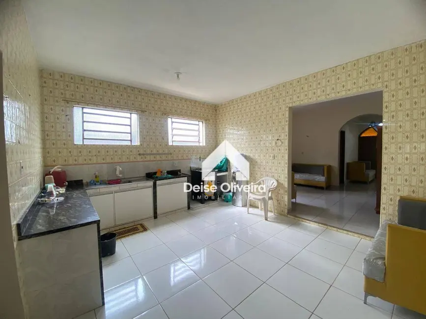Casa com 5 quartos à venda, 1200m2 em Centro, Santarem - PA - imagem 8 Foto 8 de Casa com 5 quartos à venda, 1200m2 em Centro, Santarem - PA