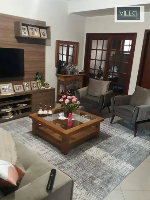 Foto 2 de Casa com 3 quartos à venda, 250m2 em Loteamento Rei de Ouro, Itatiba - SP