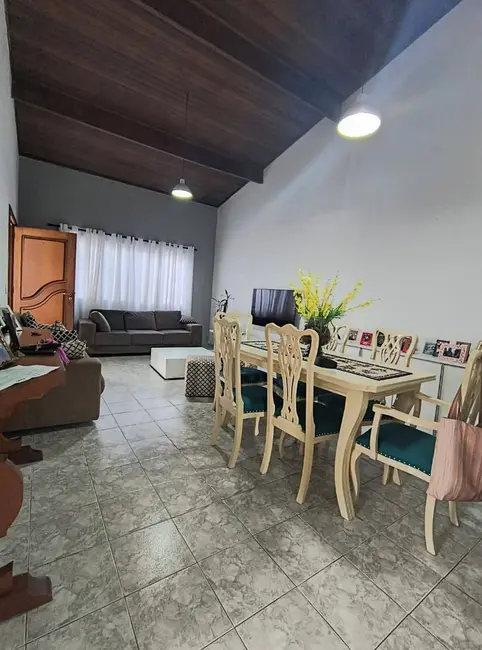 Foto 2 de Casa com 2 quartos à venda, 266m2 em Vila Santa Luzia, Itatiba - SP