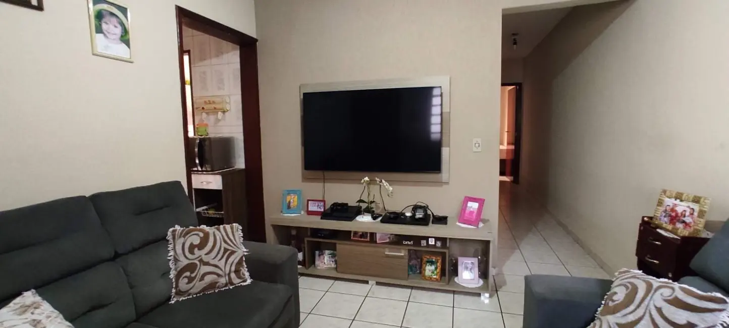 Foto 3 de Casa com 2 quartos à venda, 231m2 em Jundiai - SP