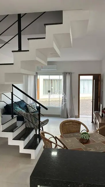 Foto 4 de Casa com 2 quartos à venda, 60m2 em Massaguaçu, Caraguatatuba - SP