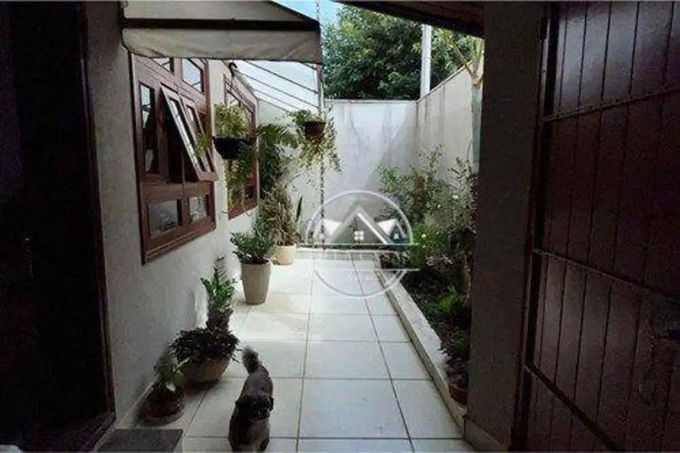 Casa com 3 quartos à venda, 300m2 em Jardim Santo Antônio, Itatiba - SP - imagem 8 Foto 8 de Casa com 3 quartos à venda, 300m2 em Jardim Santo Antônio, Itatiba - SP