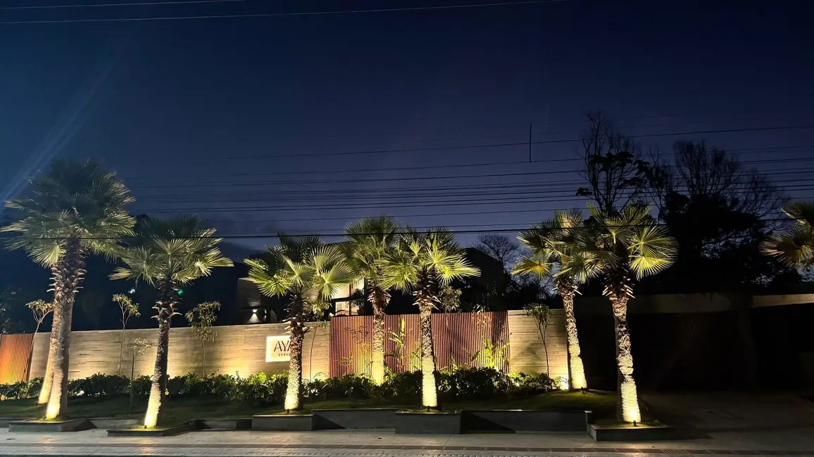 Casa de Condomínio com 3 quartos à venda, 388m2 em Praia do Estaleiro, Balneario Camboriu - SC - imagem 2 Foto 2 de Casa de Condomínio com 3 quartos à venda, 388m2 em Praia do Estaleiro, Balneario Camboriu - SC