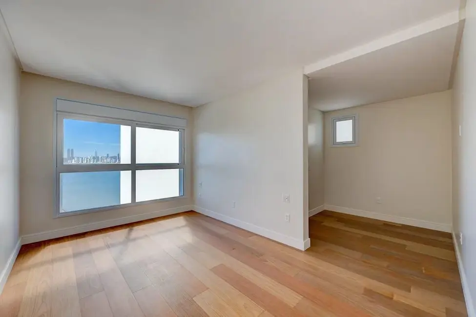 Apartamento com 3 quartos à venda, 160m2 em Pioneiros, Balneario Camboriu - SC - imagem 9 Foto 9 de Apartamento com 3 quartos à venda, 160m2 em Pioneiros, Balneario Camboriu - SC