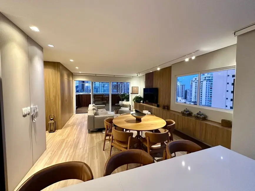 Cobertura com 4 quartos à venda, 240m2 em Centro, Balneario Camboriu - SC - imagem 3 Foto 3 de Cobertura com 4 quartos à venda, 240m2 em Centro, Balneario Camboriu - SC