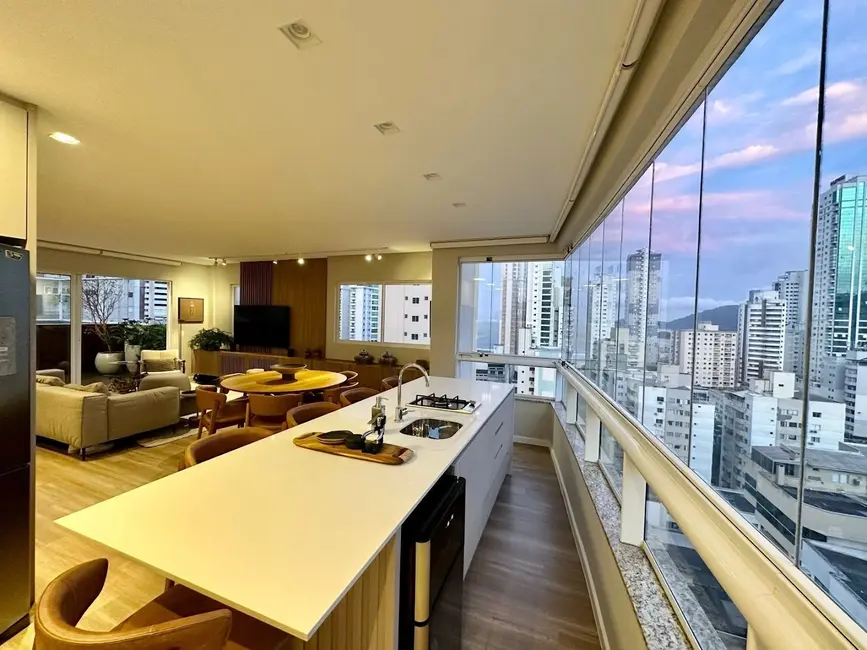 Foto 2 de Cobertura com 4 quartos à venda, 240m2 em Centro, Balneario Camboriu - SC