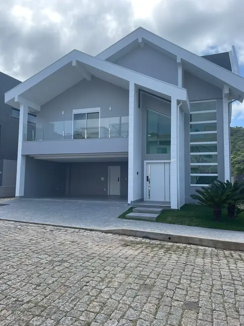 Casa de Condomínio com 5 quartos à venda, 450m2 em Ariribá, Balneario Camboriu - SC - imagem 3 Foto 3 de Casa de Condomínio com 5 quartos à venda, 450m2 em Ariribá, Balneario Camboriu - SC