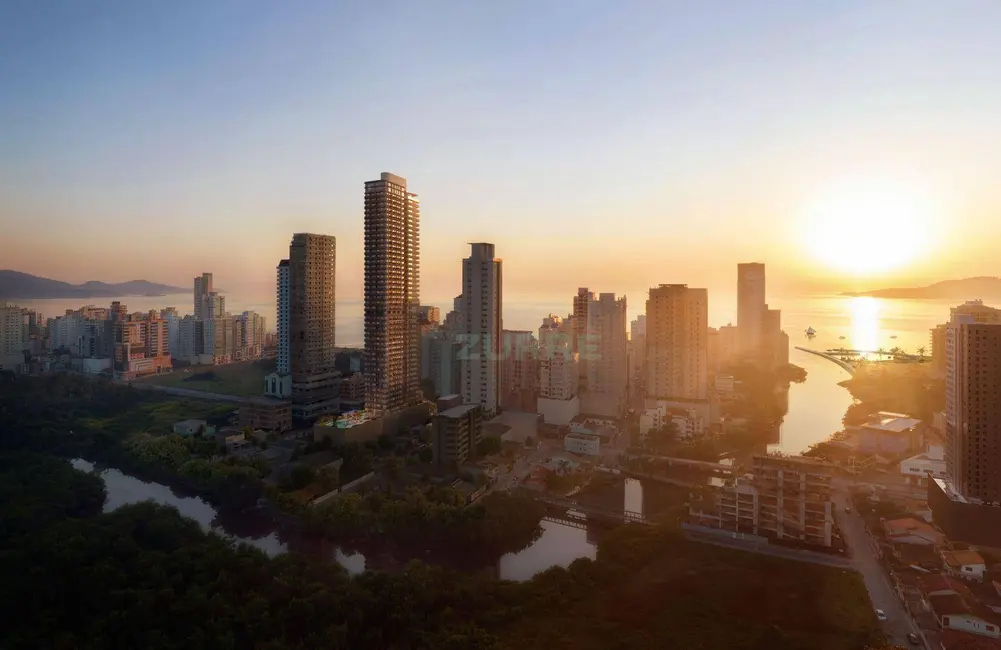 Foto 6 de Apartamento com 4 quartos à venda, 210m2 em Itapema - SC