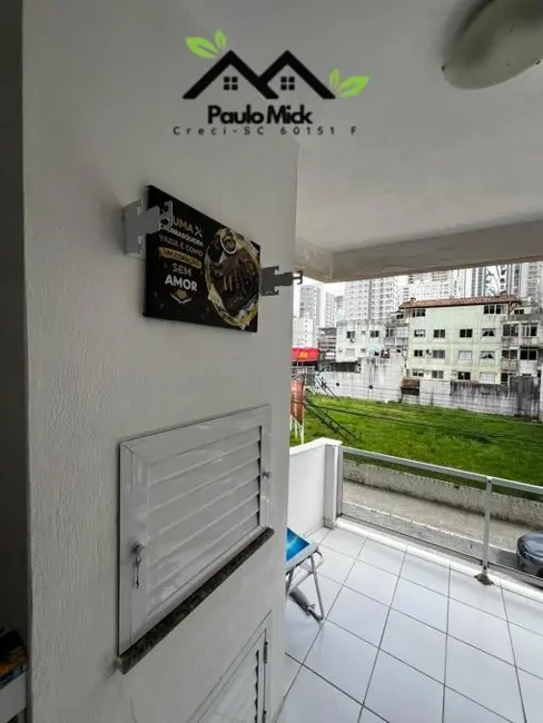 Foto 2 de Apartamento à venda em Meia Praia, Itapema - SC