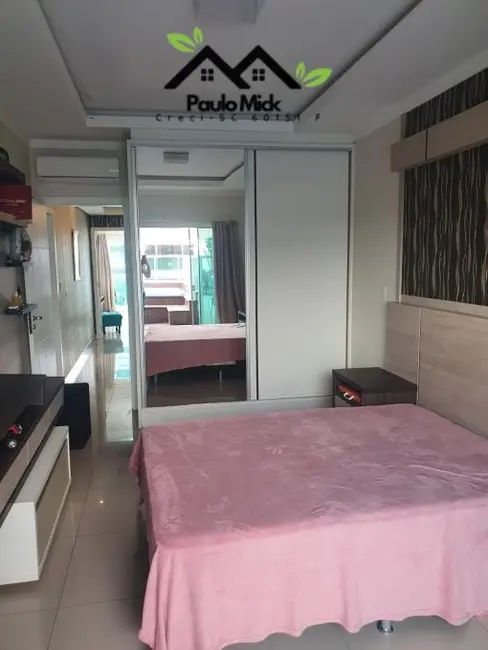 Foto 6 de Sobrado à venda em Porto Belo - SC