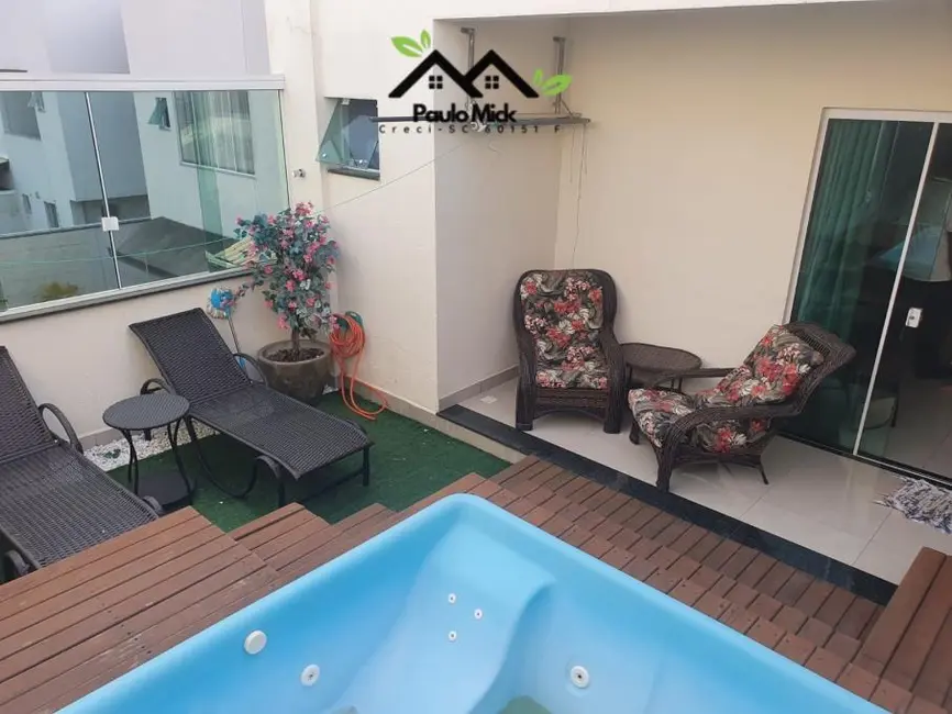 Foto 3 de Sobrado à venda em Porto Belo - SC