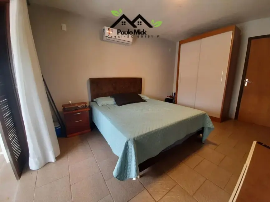 Foto 6 de Casa à venda em Balneario Picarras - SC