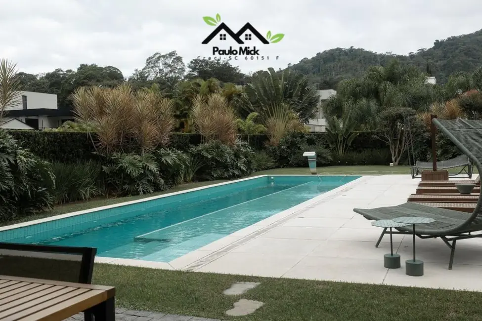 Foto 2 de Casa à venda em Meia Praia, Itapema - SC