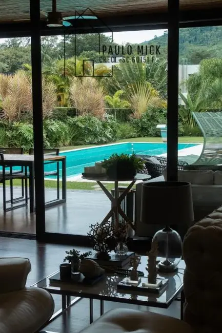 Foto 1 de Casa à venda em Meia Praia, Itapema - SC