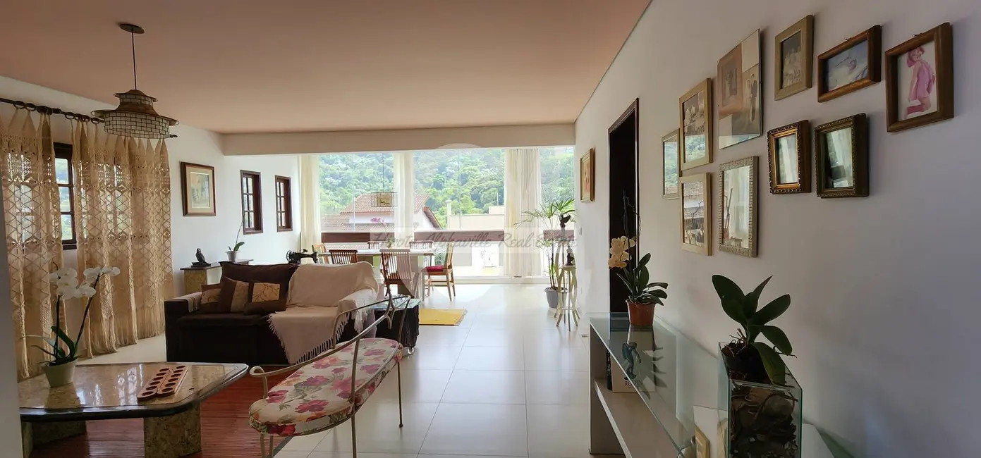 Casa com 5 quartos à venda, 330m2 em Alphaville, Santana De Parnaiba - SP - imagem 8 Foto 8 de Casa com 5 quartos à venda, 330m2 em Alphaville, Santana De Parnaiba - SP