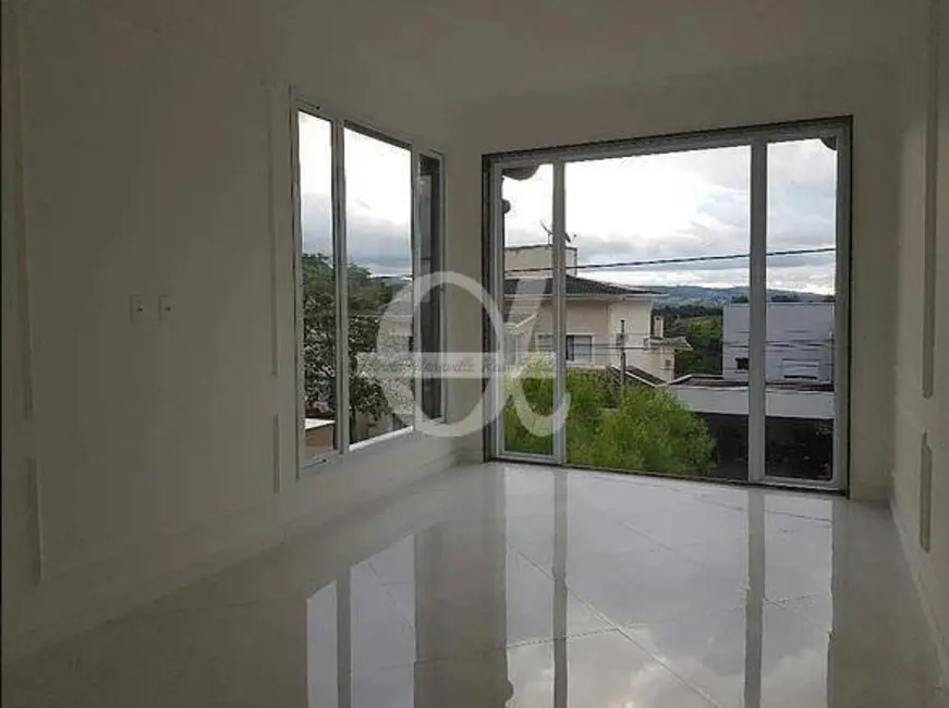 Casa com 3 quartos à venda, 303m2 em Alphaville, Santana De Parnaiba - SP - imagem 9 Foto 9 de Casa com 3 quartos à venda, 303m2 em Alphaville, Santana De Parnaiba - SP