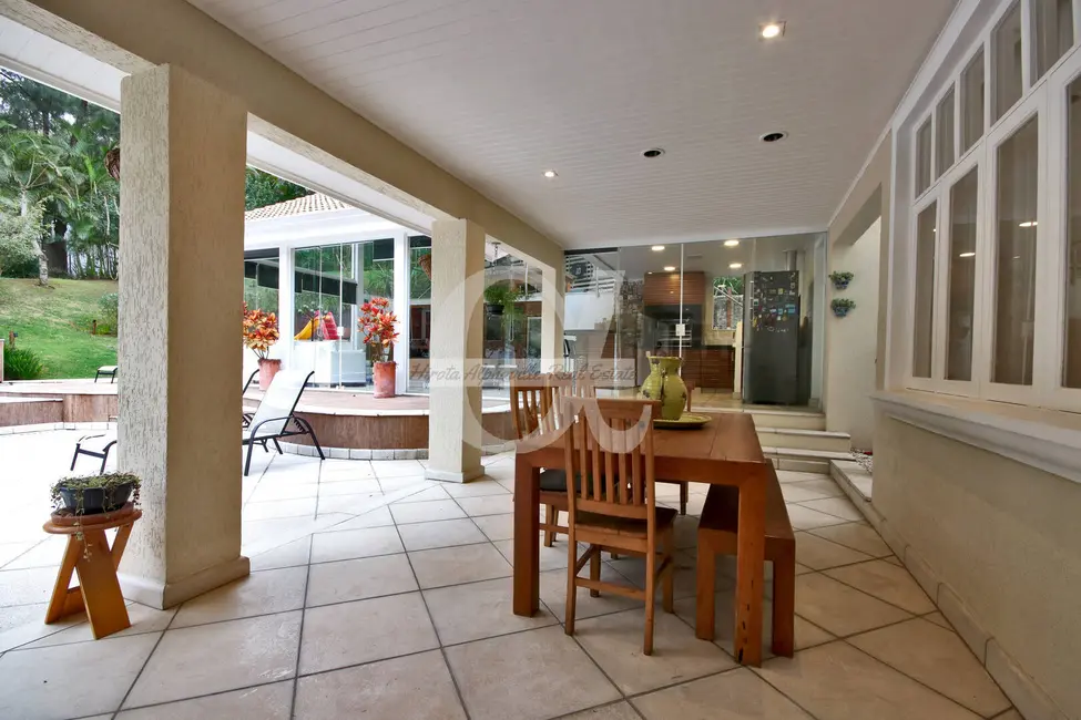 Casa com 5 quartos à venda, 597m2 em Alphaville, Santana De Parnaiba - SP - imagem 9 Foto 9 de Casa com 5 quartos à venda, 597m2 em Alphaville, Santana De Parnaiba - SP