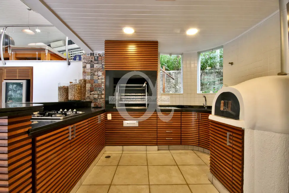 Casa com 5 quartos à venda, 597m2 em Alphaville, Santana De Parnaiba - SP - imagem 8 Foto 8 de Casa com 5 quartos à venda, 597m2 em Alphaville, Santana De Parnaiba - SP