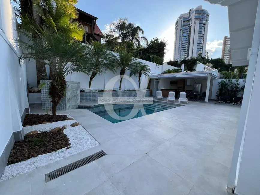 Foto 1 de Casa com 4 quartos à venda, 330m2 em Alphaville Residencial Um, Barueri - SP