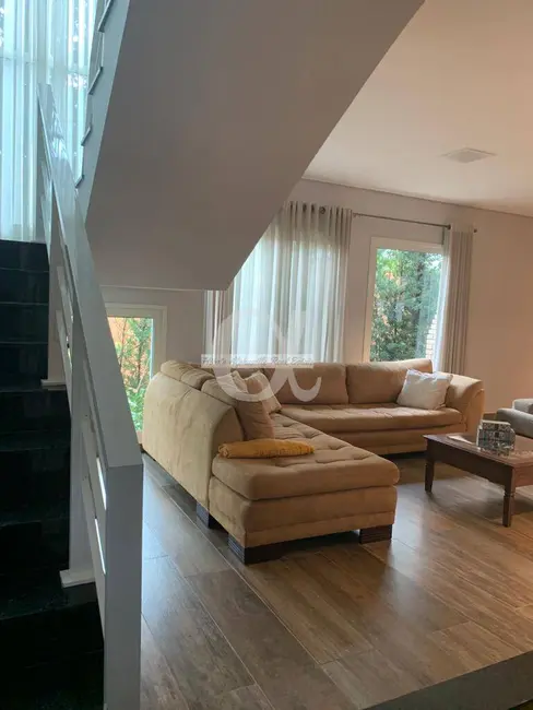 Casa com 4 quartos à venda, 300m2 em Alphaville, Santana De Parnaiba - SP - imagem 2 Foto 2 de Casa com 4 quartos à venda, 300m2 em Alphaville, Santana De Parnaiba - SP