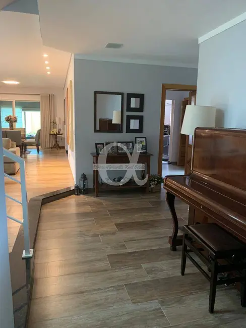 Casa com 4 quartos à venda, 300m2 em Alphaville, Santana De Parnaiba - SP - imagem 3 Foto 3 de Casa com 4 quartos à venda, 300m2 em Alphaville, Santana De Parnaiba - SP