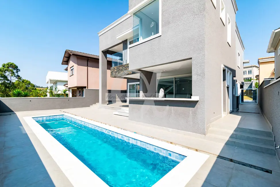 Casa com 4 quartos à venda, 325m2 em Tamboré, Santana De Parnaiba - SP - imagem 5 Foto 5 de Casa com 4 quartos à venda, 325m2 em Tamboré, Santana De Parnaiba - SP