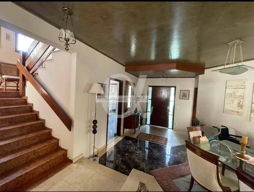 Casa com 4 quartos à venda, 380m2 em Alphaville, Santana De Parnaiba - SP - imagem 3 Foto 3 de Casa com 4 quartos à venda, 380m2 em Alphaville, Santana De Parnaiba - SP