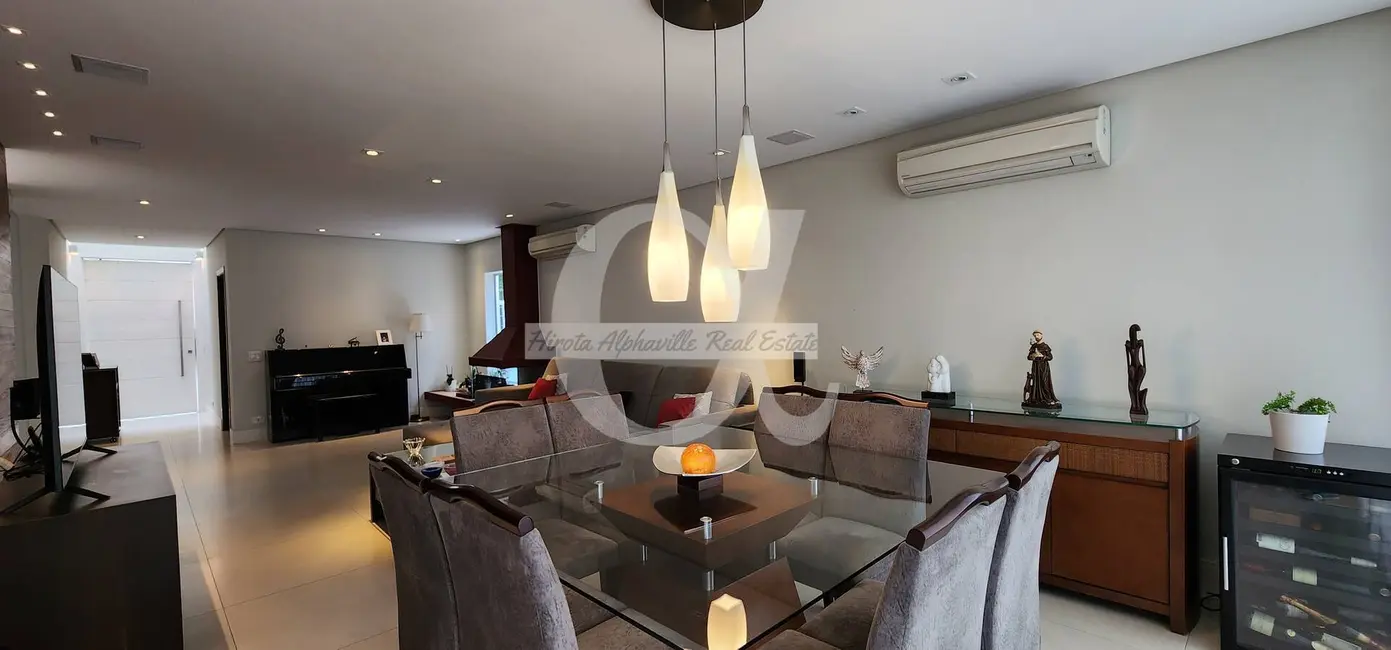 Casa com 4 quartos à venda, 270m2 em Alphaville, Santana De Parnaiba - SP - imagem 2 Foto 2 de Casa com 4 quartos à venda, 270m2 em Alphaville, Santana De Parnaiba - SP