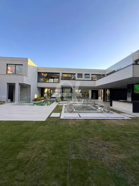 Casa com 5 quartos à venda, 930m2 em Barueri - SP - imagem 4 Foto 4 de Casa com 5 quartos à venda, 930m2 em Barueri - SP